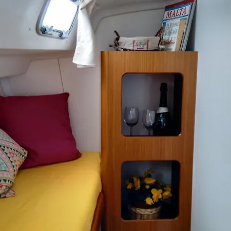 Sealife Experience On Sailboat Alexej Bateau-hôtel *