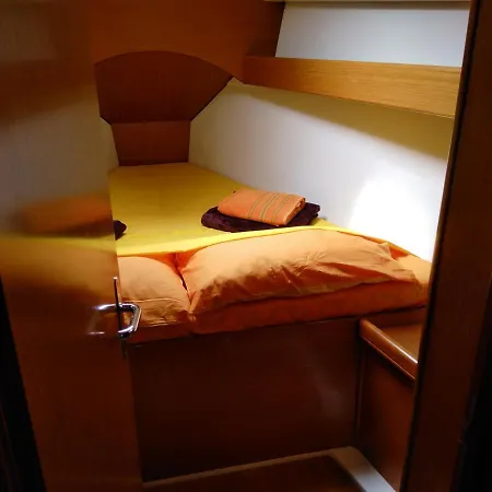 Sealife Experience On Sailboat Alexej Bateau-hôtel *