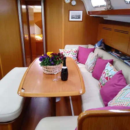 Bateau-hôtel Sealife Experience On Sailboat Alexej Mgarr