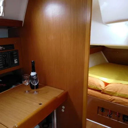 Botel Sealife Experience On Sailboat Alexej Mgarr